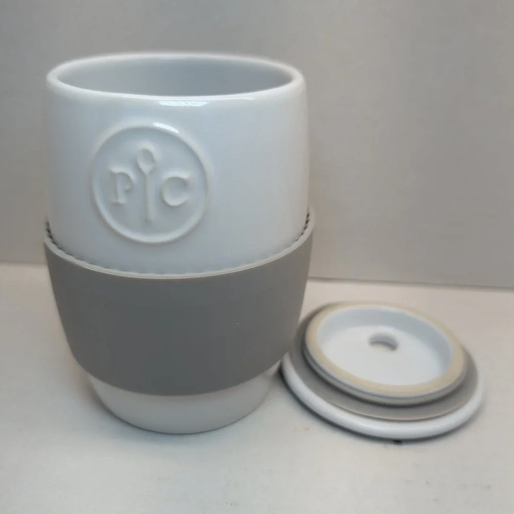 Pampered Chef Ceramic Egg Cooker 1529 White with Silicone Sleeve and Lid